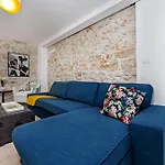 House Nina Petehi