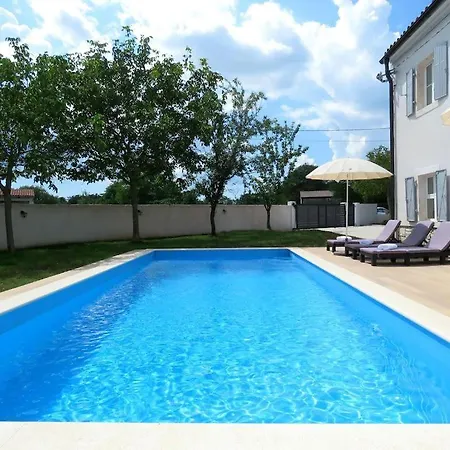 House Nina Villa