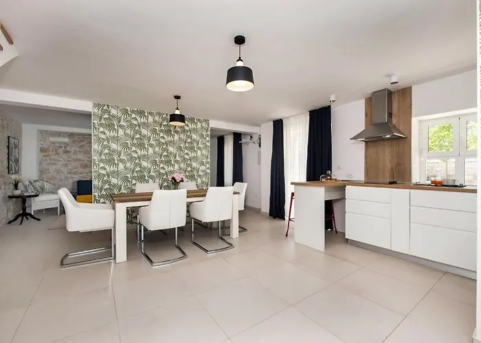 House Nina Villa *